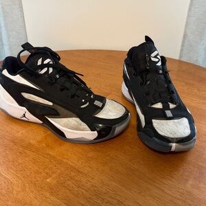 Nike Jordan Luka 2 Non Exieris 77 Men’s Basketball 🏀 Shoes Size: 11.5